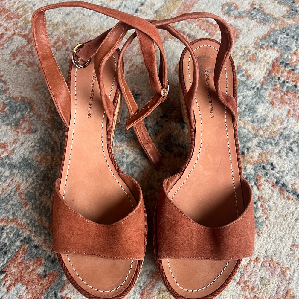 Diane von Furstenberg Tan Suede Cork Platform Sandals Ankle Strap 9.5 - Picture 3 of 8